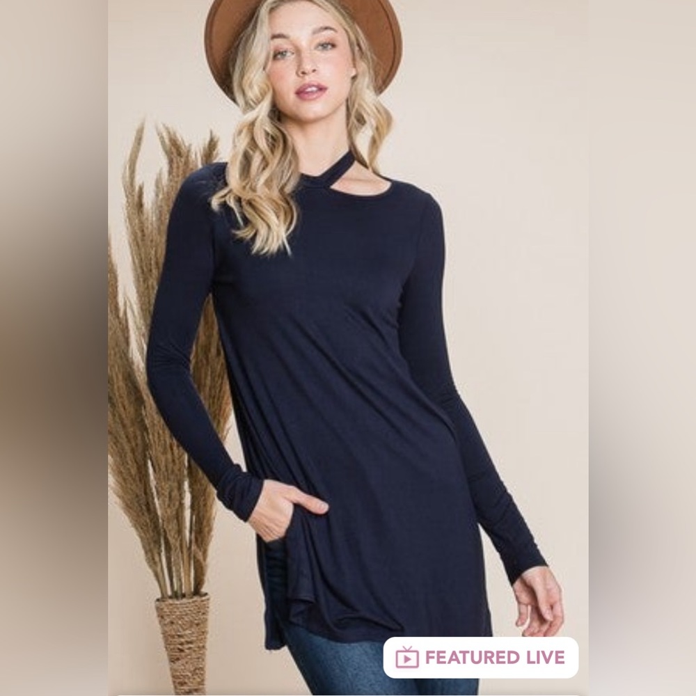 Reborn J: Cut-out Neckline Long Sleeve Tunic